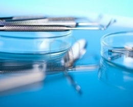 13502952-close-up-dental-instruments.jpg